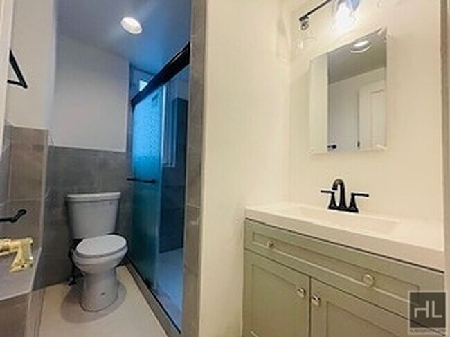 Building Photo - 69 Harney Rd