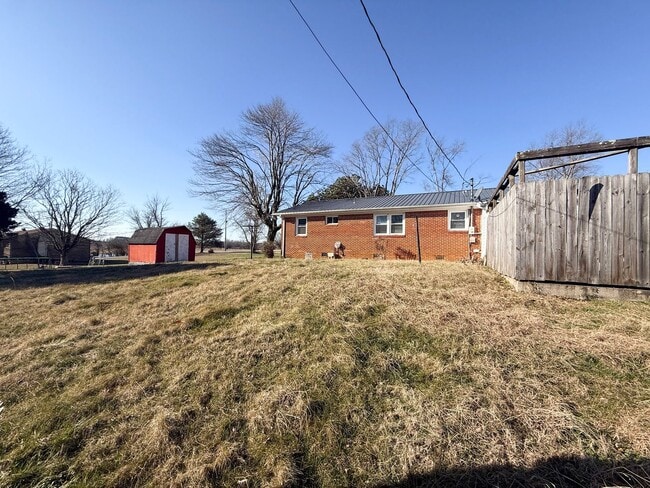 Building Photo - Spacious 3 Bedroom Home with Limited-Time $500 Move-In Special