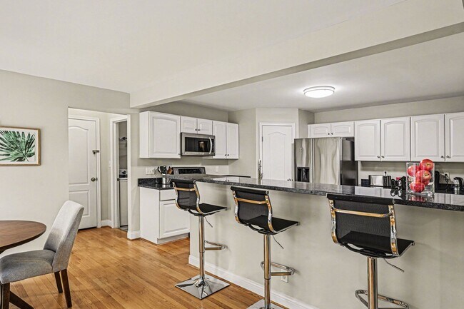 Building Photo - Freshly Renovated 4 Bedroom Home In Centerville OH