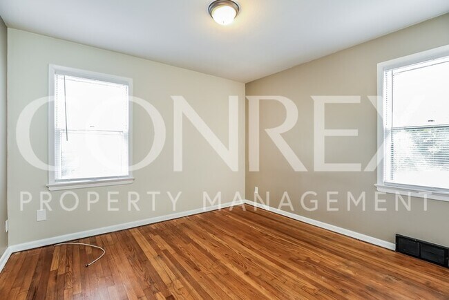 Building Photo - Charming 3 Bedroom Ranch