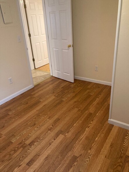 Building Photo - 60 Spruce St