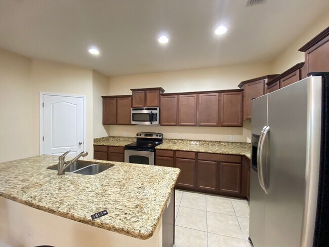 Building Photo - 2555 Carrickton Cir