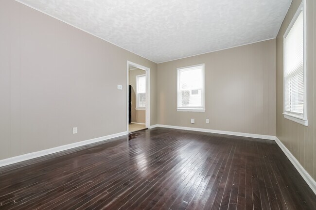 Building Photo - 1608 W Sheley Rd