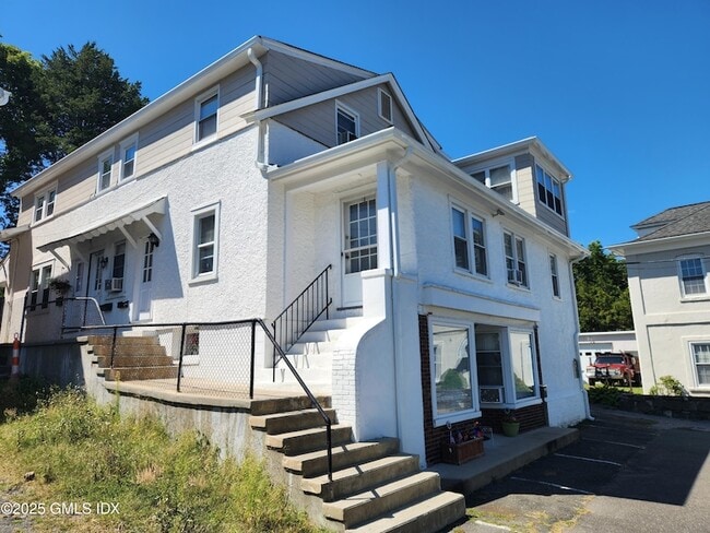 Primary Photo - 15 Scofield St