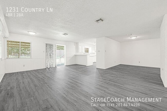 Building Photo - 1231 Country Ln