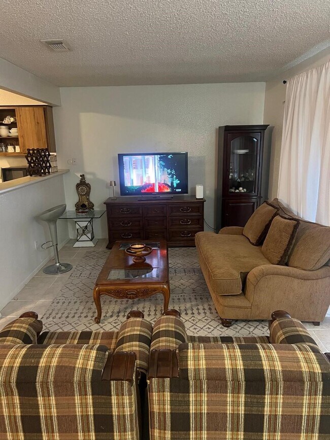 Building Photo - 6843 Greenway Chase St