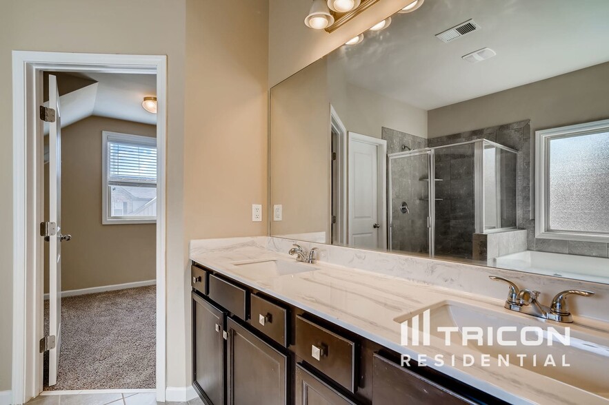 Building Photo - 2737 Cove View Ct SE