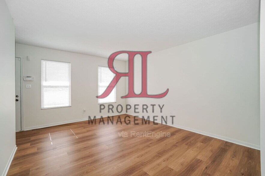 Building Photo - 3132 Rotunda Ct N