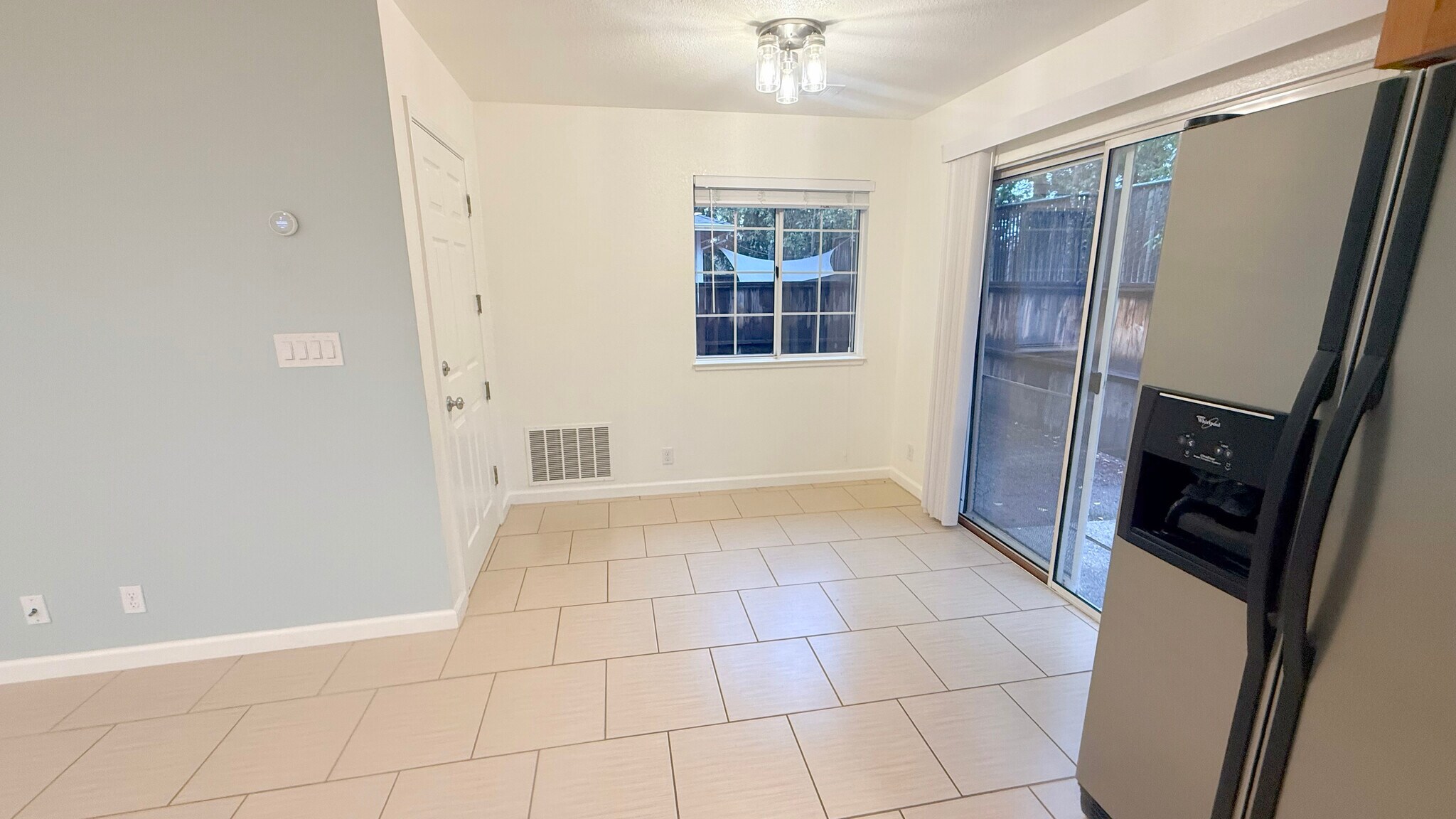 Building Photo - 1013 Woodside Rd