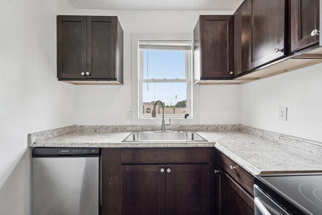 Building Photo - 1025 Howard St