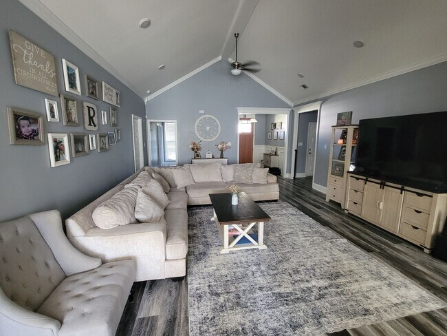 Building Photo - Modern 4BR Home with Screened Porch, Granite Kitchen & Fenced Backyard