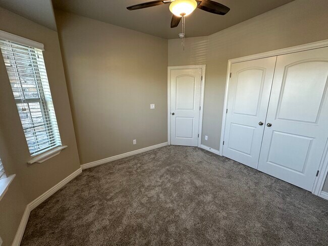 Building Photo - Wyatt Earp Ave - Single Family HOme