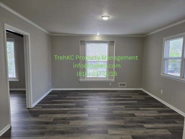 Building Photo - 1860 E 76th St