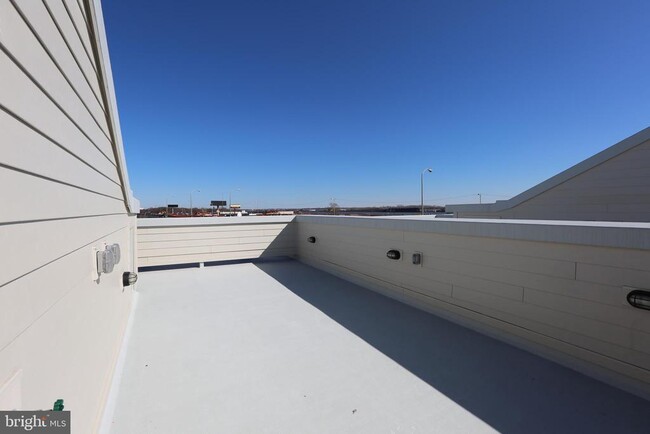 Building Photo - 1106 E Hewson St