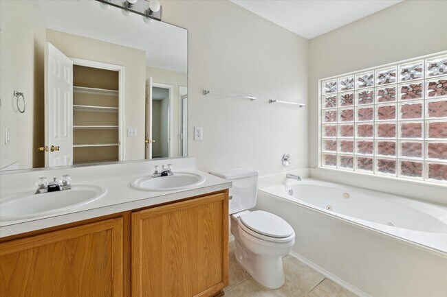 Building Photo - 21102 Somerset Park Ln