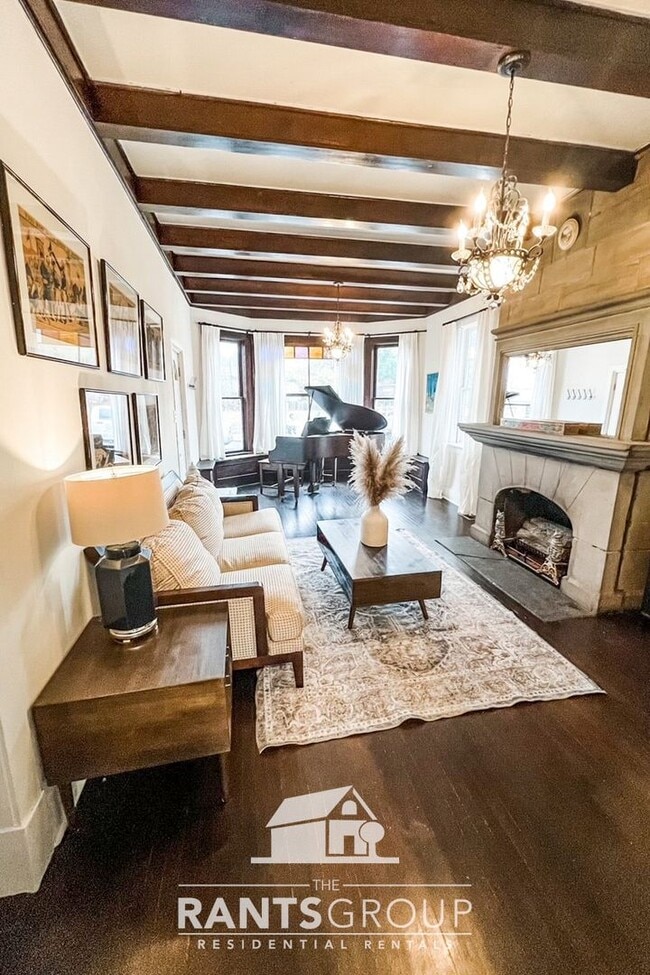Building Photo - Charming historical home in Tenino!