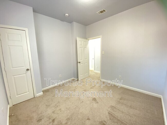 Building Photo - 903 Freshwood Ct