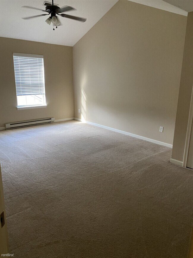 Building Photo - 3 br, 2 bath Condo - 4661 Creekside Drive