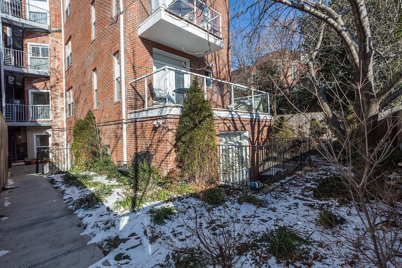 Building Photo - 1854 Mintwood Pl NW