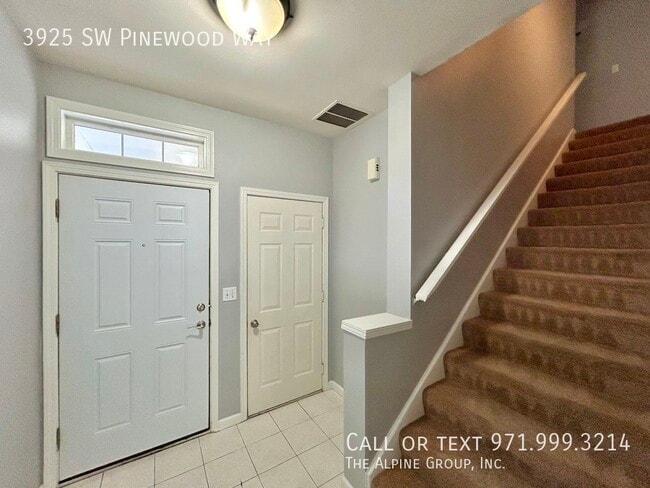 Building Photo - 3925 SW Pinewood Way