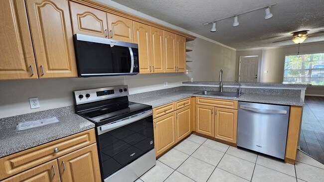Building Photo - 2 Bedroom/2 Bathroom at Lancelot AVAILABLE AUGUST 10th!