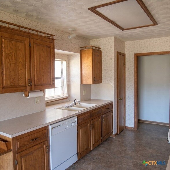 Building Photo - 1107 Tyler Dr