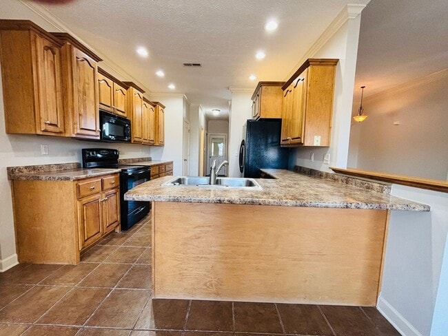 Building Photo - Walnut Trace Subdivision