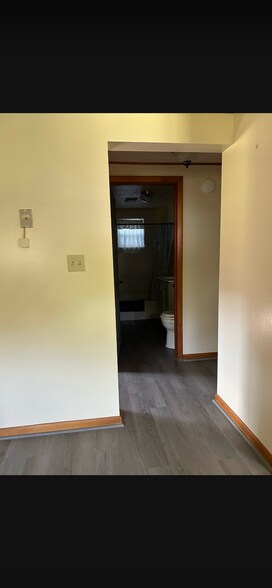 Building Photo - 206 W Beaver St