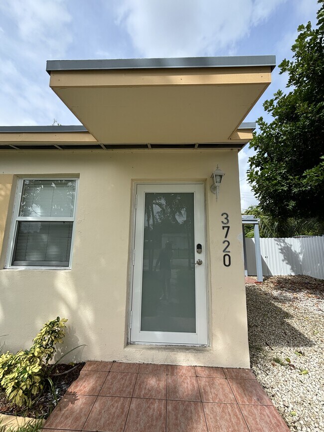 Building Photo - 3720 SW 46th Ave