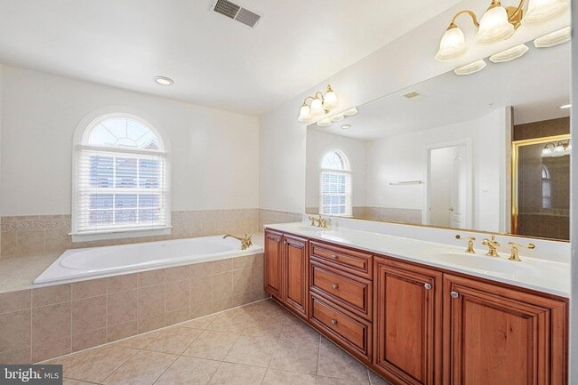 Building Photo - 7720 Spoleto Ln