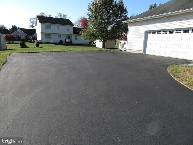 Building Photo - 138 Megan Dr