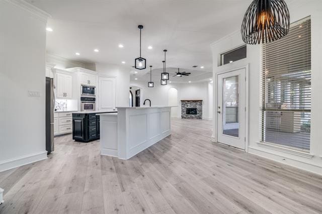 Building Photo - 422 Mustang Dr