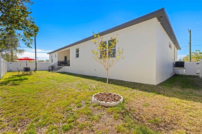 Building Photo - 501 Florida Cir N