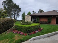 Building Photo - Friars Village - close to USD and Fashion Valley