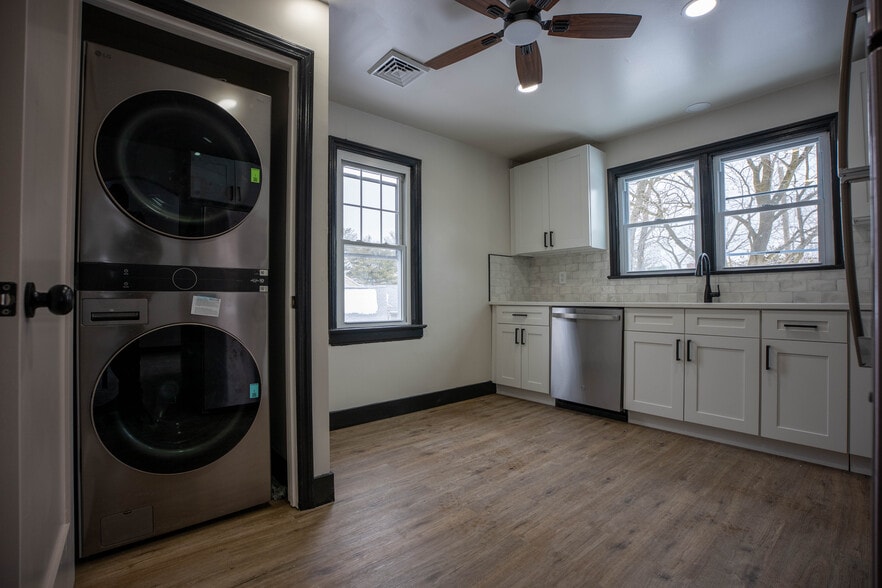 Washer - 111 E Garwood Ave