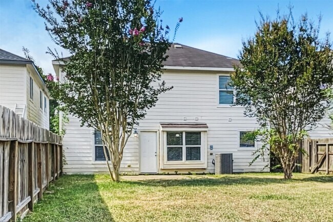 Building Photo - 5010 Deer Path Dr