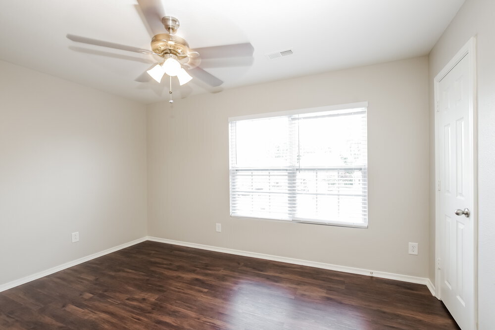 Building Photo - 910 Willow Wind Dr