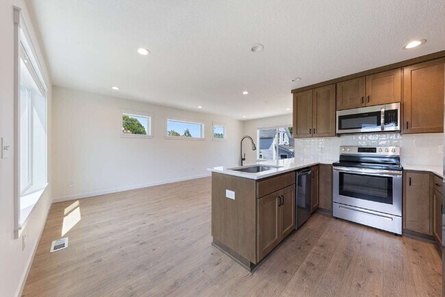 Building Photo - Recently Built 1 Bedroom, 1 Bathroom Home