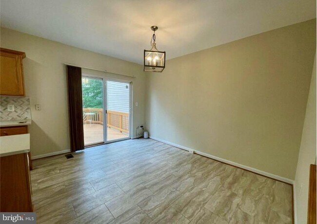 Building Photo - 9058 Two Bays Rd