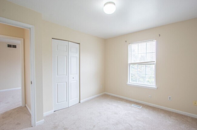 Building Photo - 247 Academy Ln