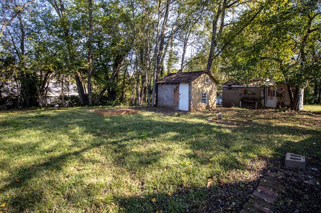 Building Photo - 221 Hawthorne Ave