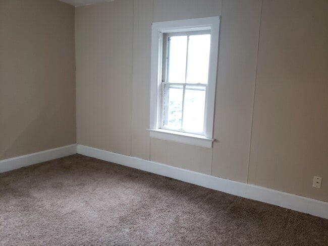 Building Photo - 912 S 4th Ave