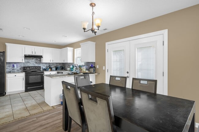 Building Photo - 10510 Plantain Ct