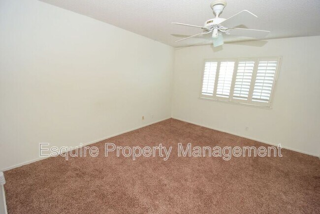 Building Photo - 1335 Lawrence Way