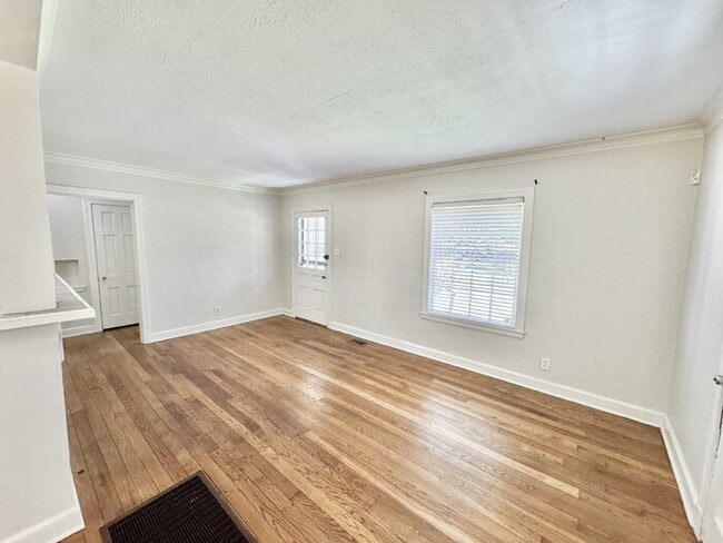 Building Photo - 163 S Fenwick Rd