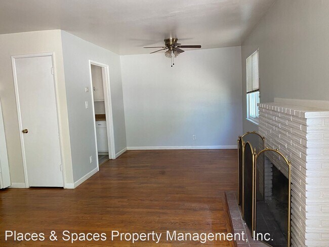 Building Photo - 3 br, 1 bath House - 2248 Park Marina