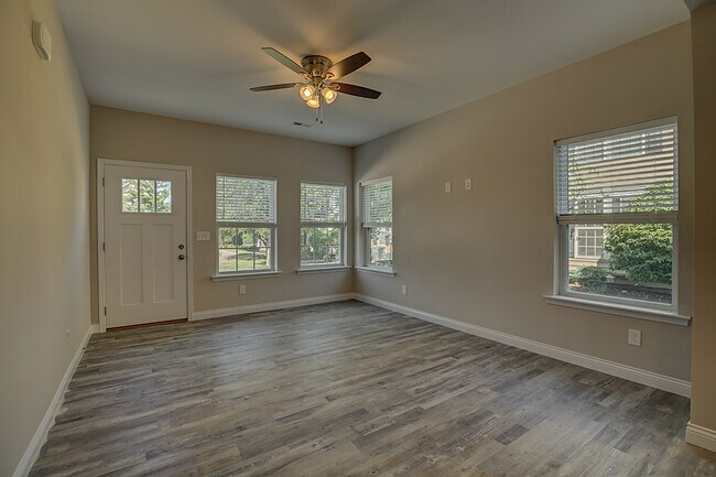 Building Photo - 5565 Limaburg Rd