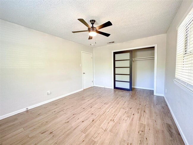 Building Photo - 11513 Whitewing Ave