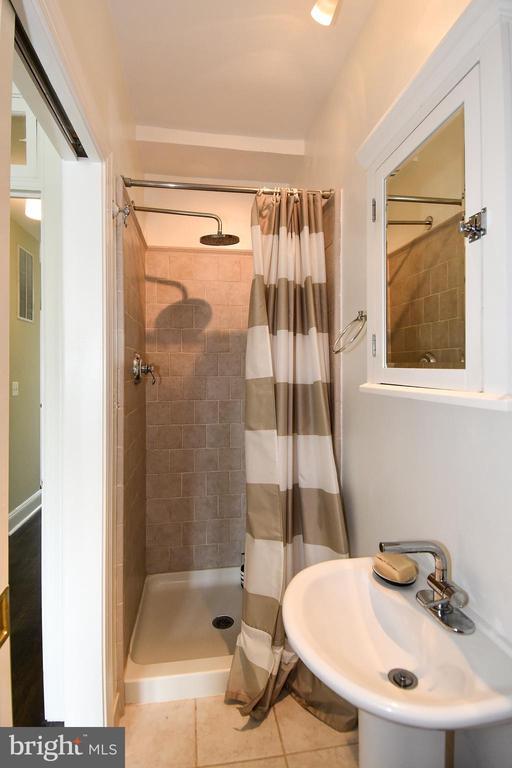 Building Photo - 2426 Observatory Pl NW