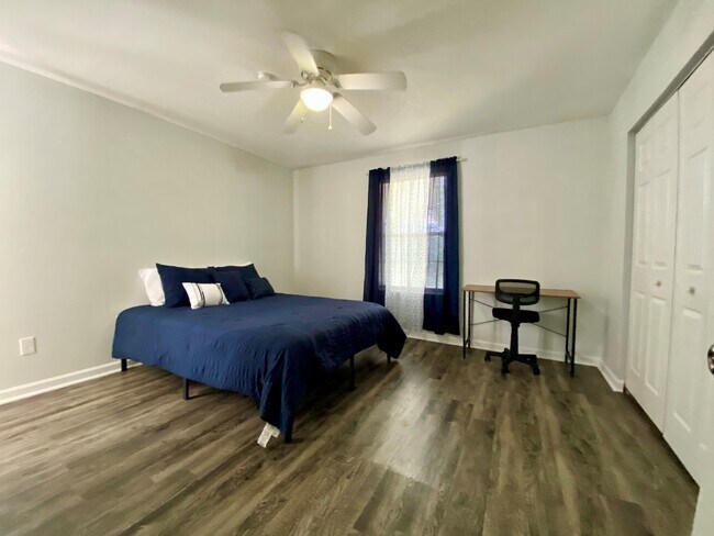 Building Photo - 786 Timberwood Cir E